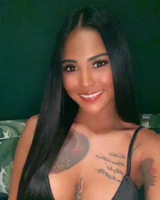 Constanza, 18 ans, plan cul à Pérouges