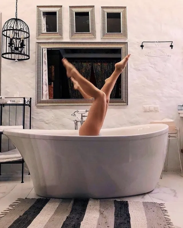 Eva, 18 ans, plan cul à Saulon-la-Chapelle